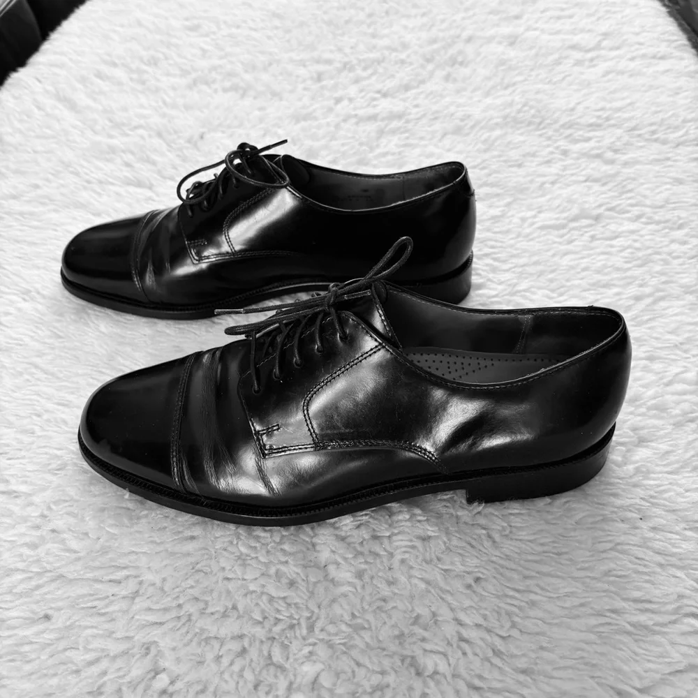 Cole Haan Black Leather Oxfords size 9 D